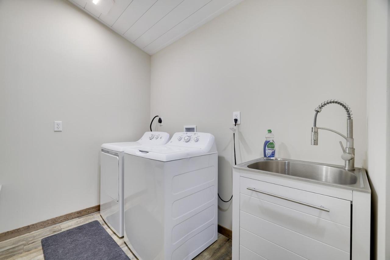 Whiskey Pines Retreat! Single Level Home, Outdoor Firepit, Ac, Bbq! Sleeps 9 In Lake Harmony! Exteriör bild