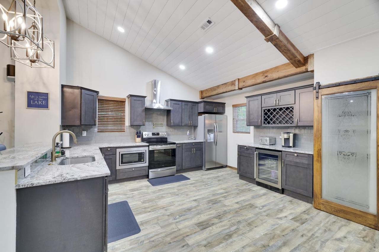 Whiskey Pines Retreat! Single Level Home, Outdoor Firepit, Ac, Bbq! Sleeps 9 In Lake Harmony! Exteriör bild