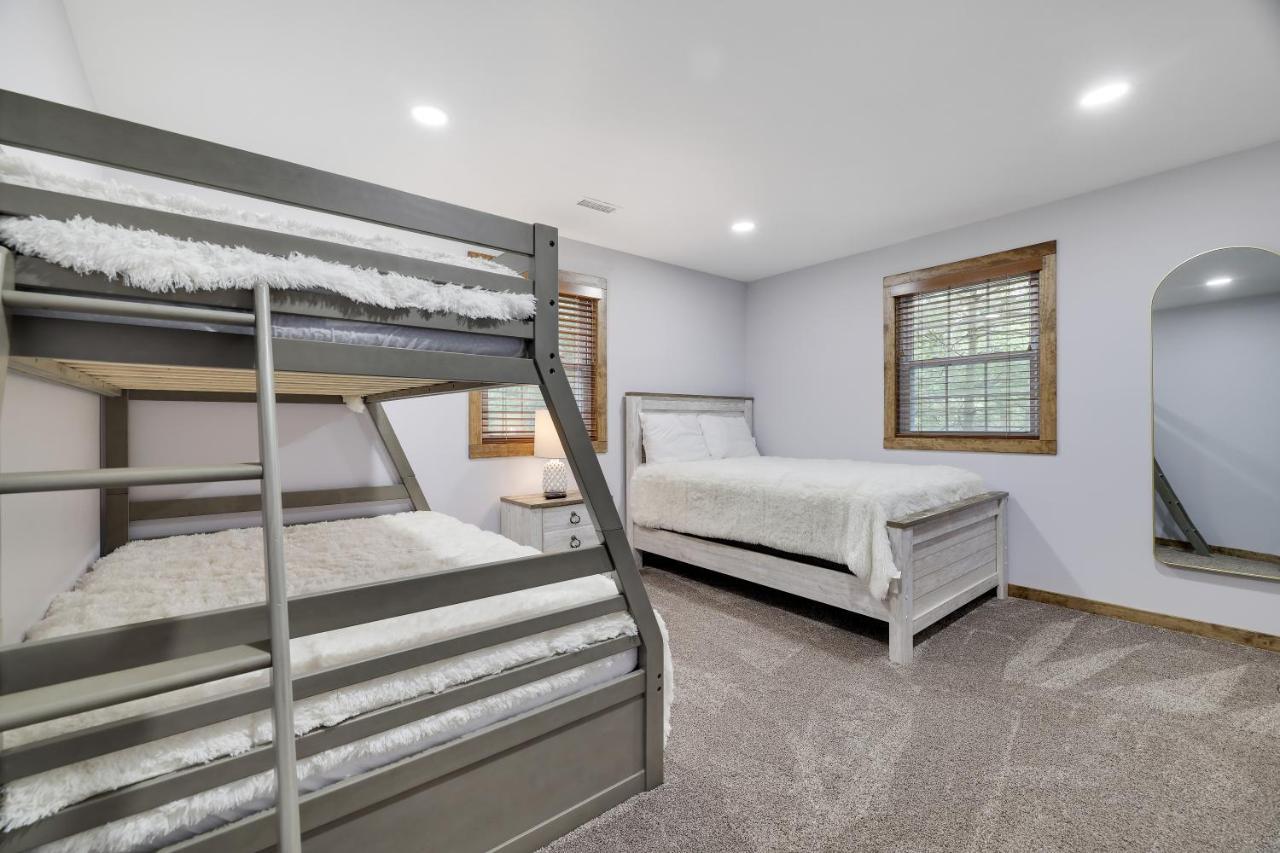 Whiskey Pines Retreat! Single Level Home, Outdoor Firepit, Ac, Bbq! Sleeps 9 In Lake Harmony! Exteriör bild